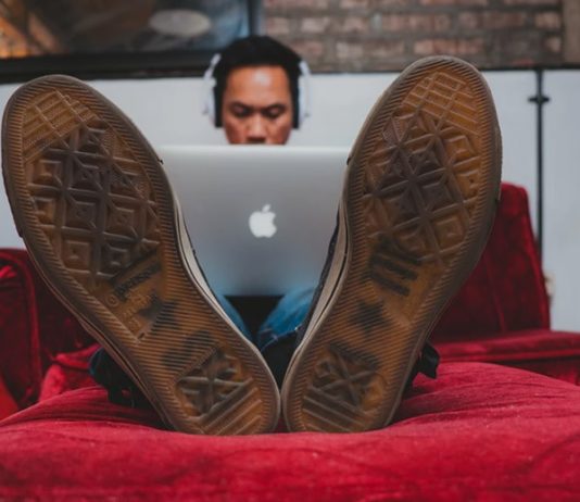 Praca zdalna freelancera – praca przez Internet nie taka prosta? jaka praca jako freelancer wybrac